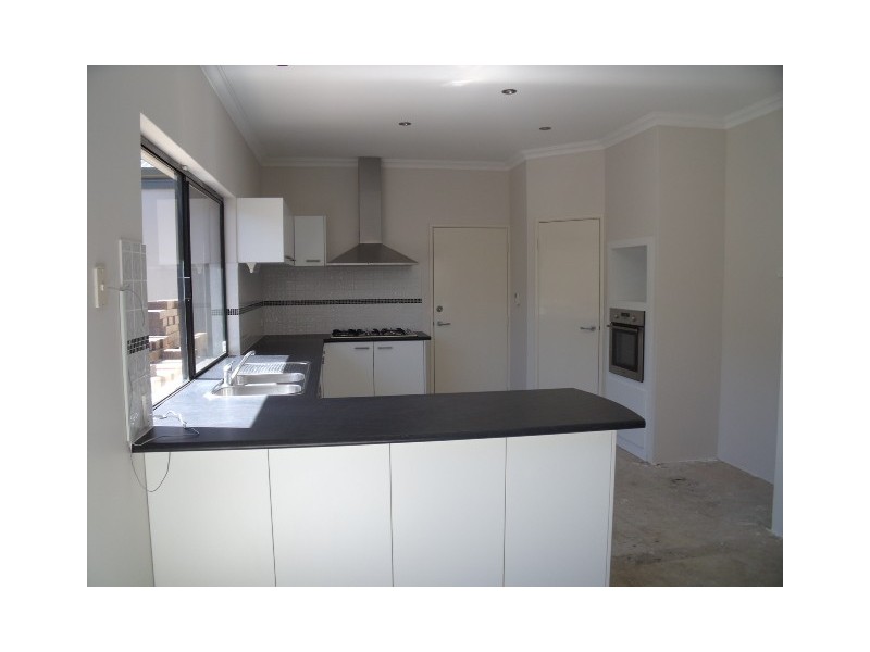 8 Pannell Road, Bateman WA 6150