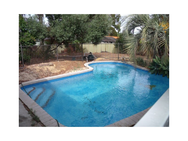 8 Pannell Road, Bateman WA 6150