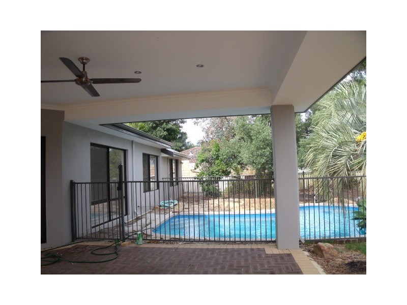 8 Pannell Road, Bateman WA 6150