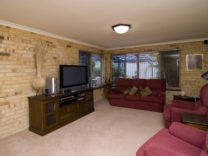 11 Evergreen Court, Leeming WA 6149