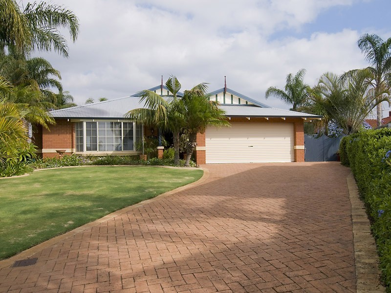 11 Evergreen Court, Leeming WA 6149