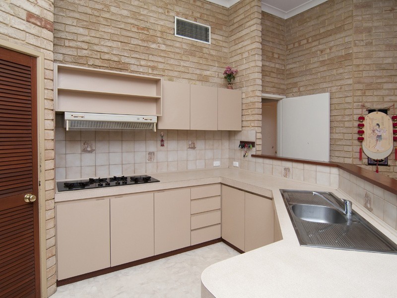 33 Calley Drive, Leeming WA 6149