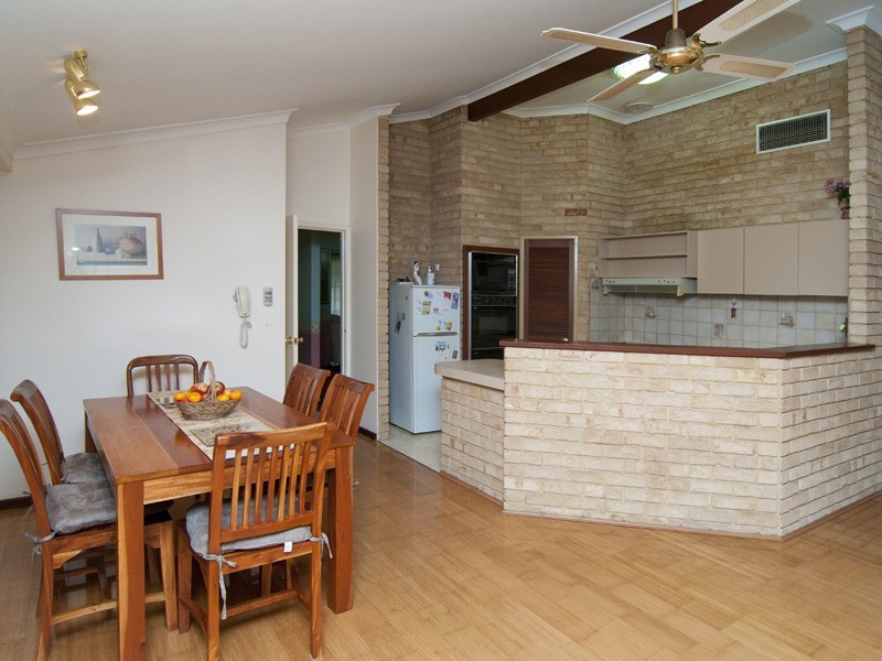 33 Calley Drive, Leeming WA 6149