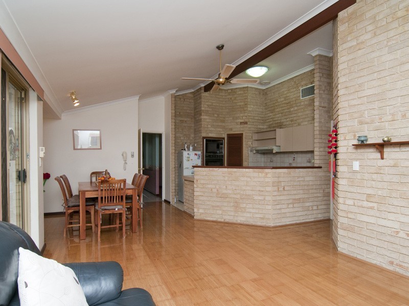 33 Calley Drive, Leeming WA 6149