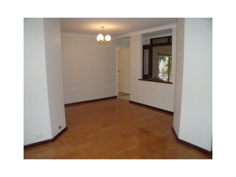 33 Calley Drive, Leeming WA 6149