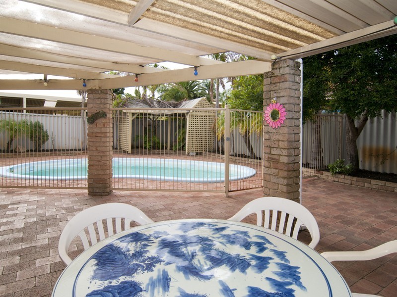 33 Calley Drive, Leeming WA 6149
