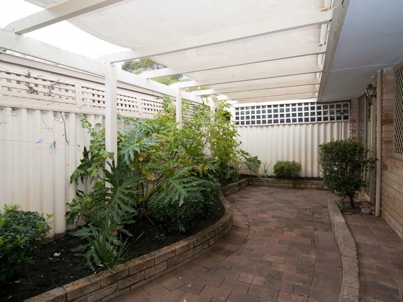 33 Calley Drive, Leeming WA 6149