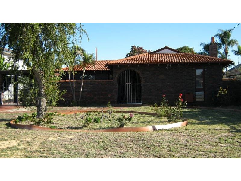 15 Caldecott Street, Thornlie WA 6108