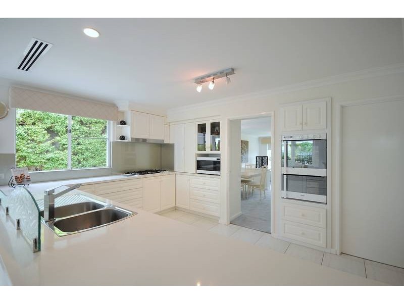 9 Sellen Court, Leeming WA 6149