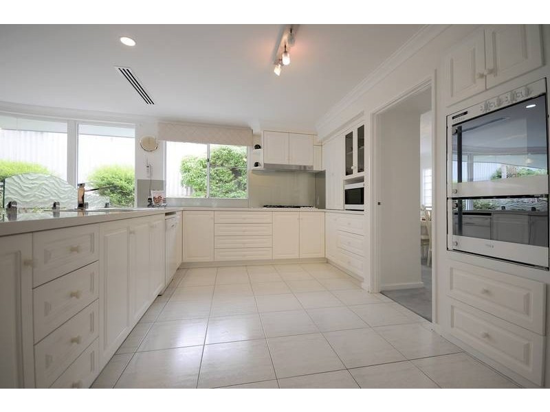 9 Sellen Court, Leeming WA 6149