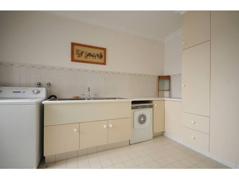 9 Sellen Court, Leeming WA 6149