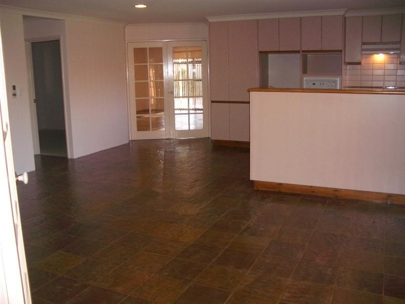 2 Oakland Heights, Leeming WA 6149