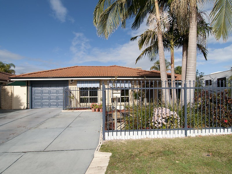 148 Forest Lakes Drive, Thornlie WA 6108