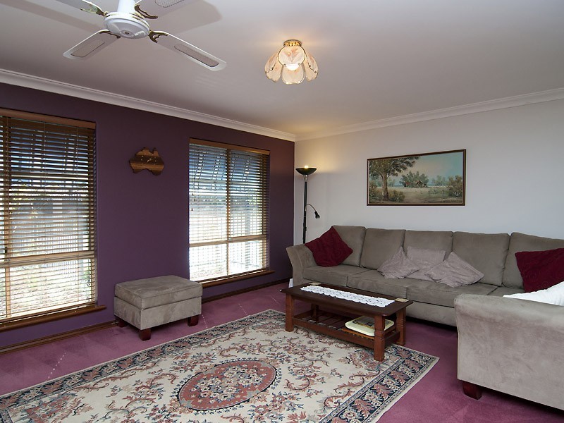 148 Forest Lakes Drive, Thornlie WA 6108