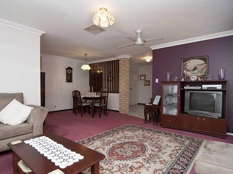 148 Forest Lakes Drive, Thornlie WA 6108