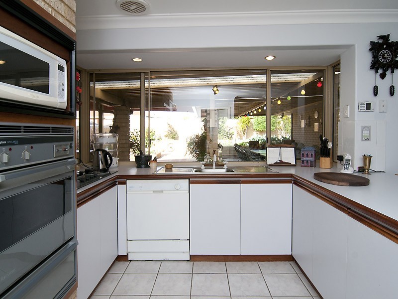 148 Forest Lakes Drive, Thornlie WA 6108