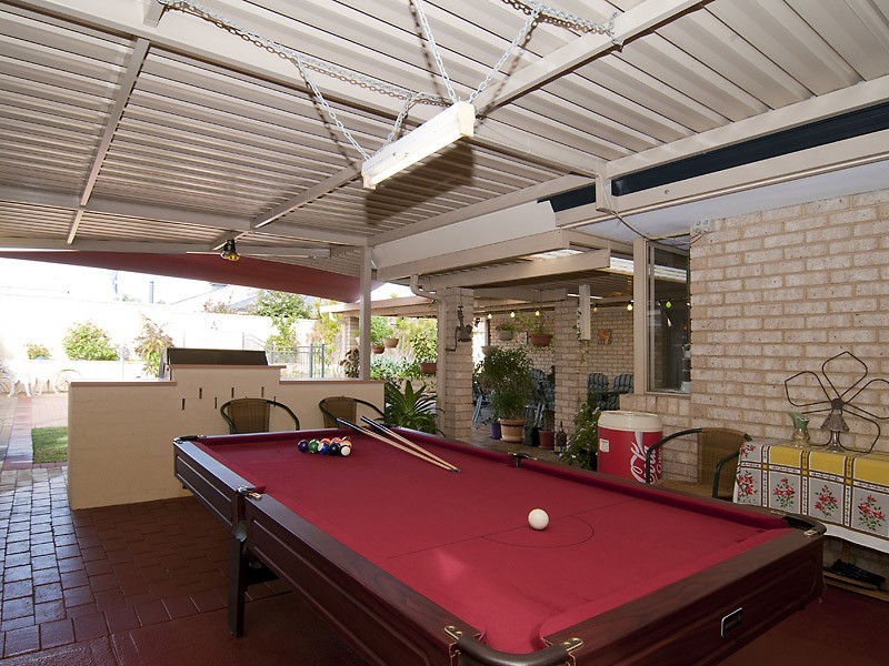 148 Forest Lakes Drive, Thornlie WA 6108
