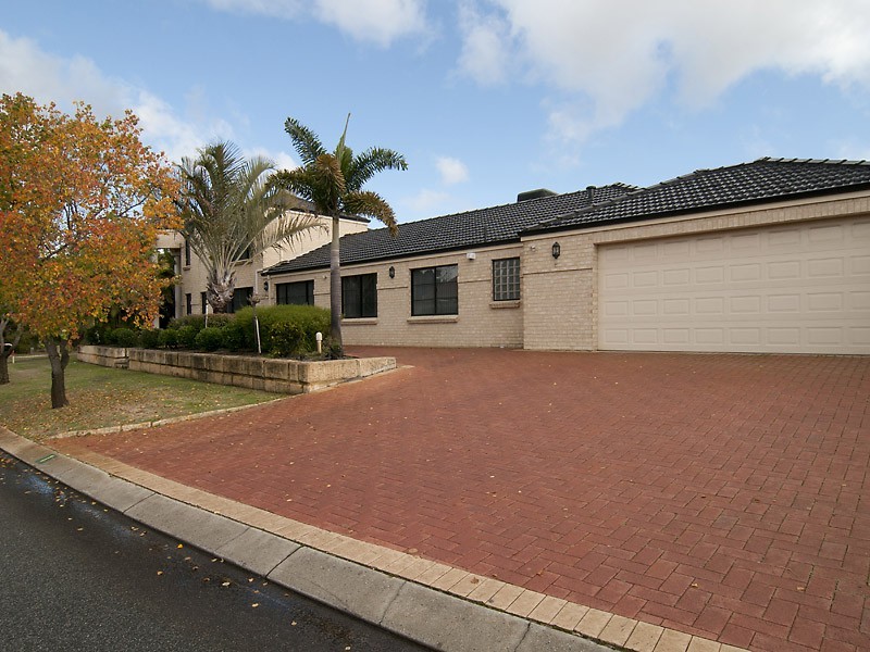 1 Wilding Place, Bull Creek WA 6149
