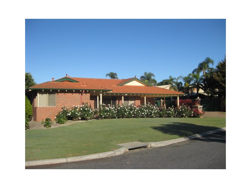 2 Oakland Heights, Leeming WA 6149