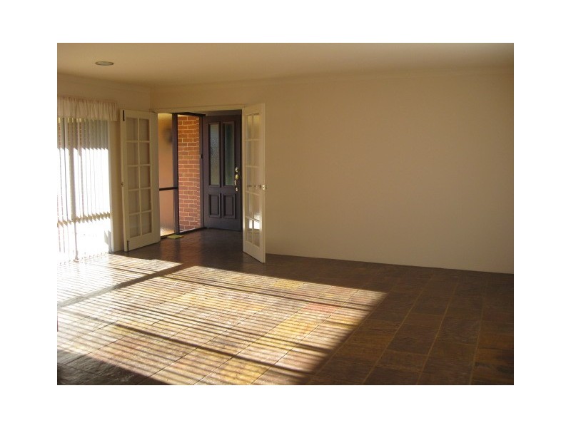 2 Oakland Heights, Leeming WA 6149