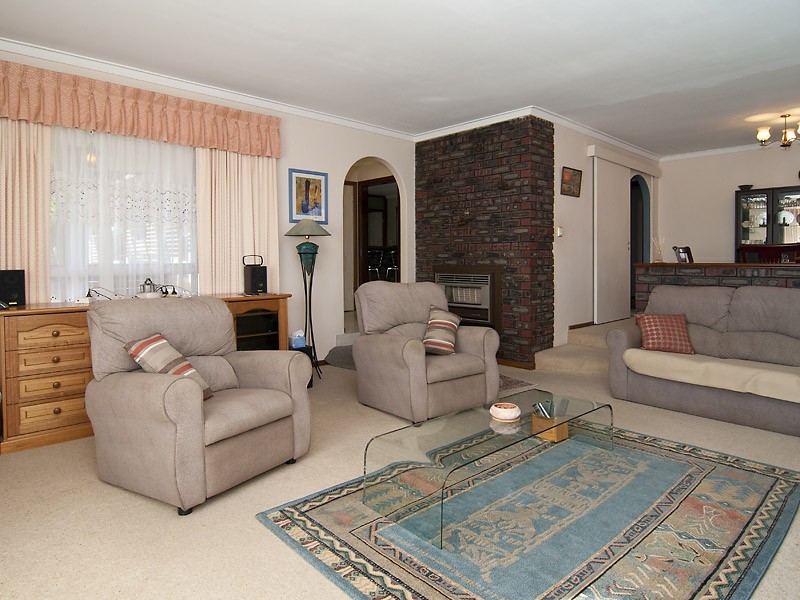 15 Endeavour Ave, Bull Creek WA 6149