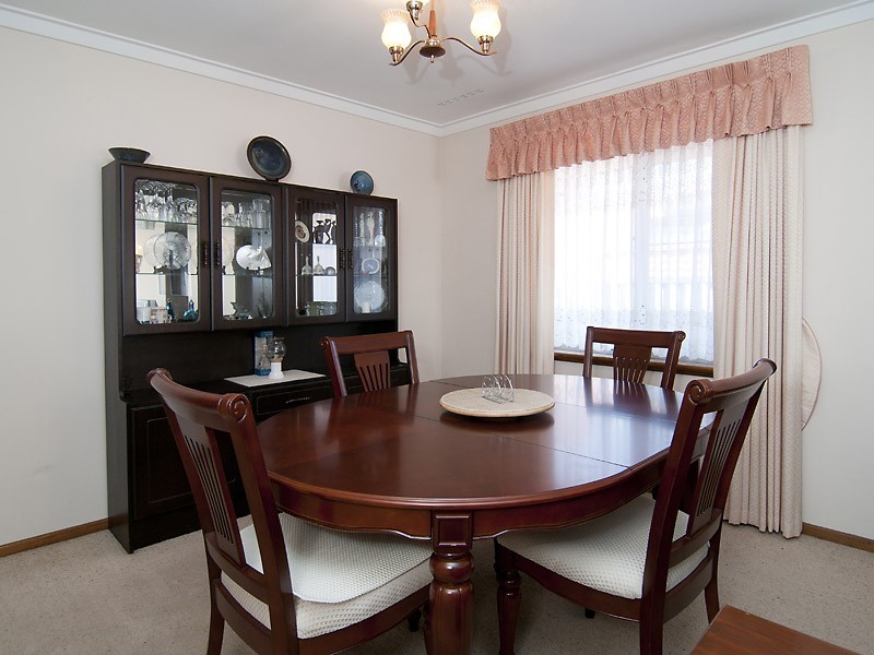 15 Endeavour Ave, Bull Creek WA 6149