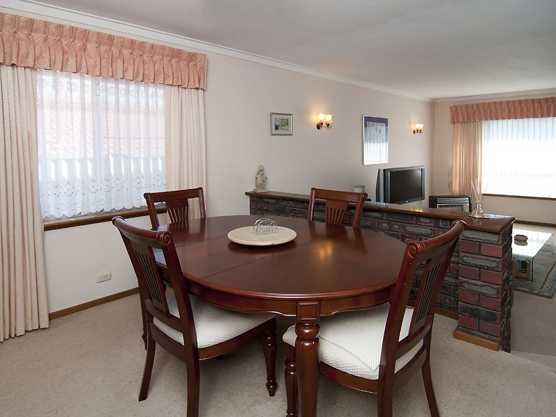 15 Endeavour Ave, Bull Creek WA 6149
