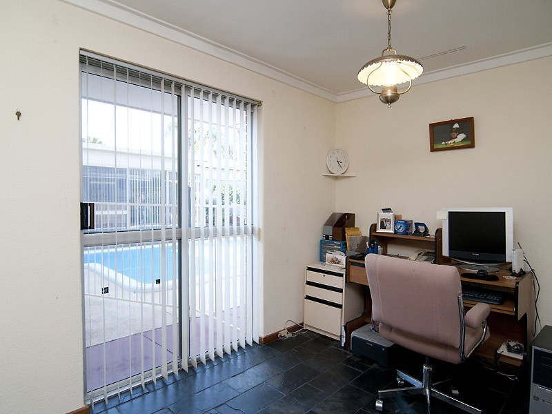 15 Endeavour Ave, Bull Creek WA 6149