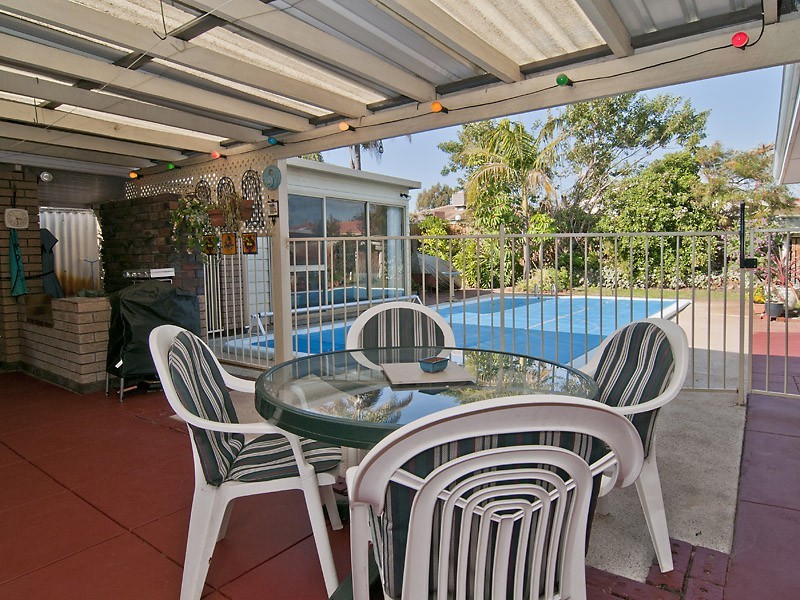 15 Endeavour Ave, Bull Creek WA 6149