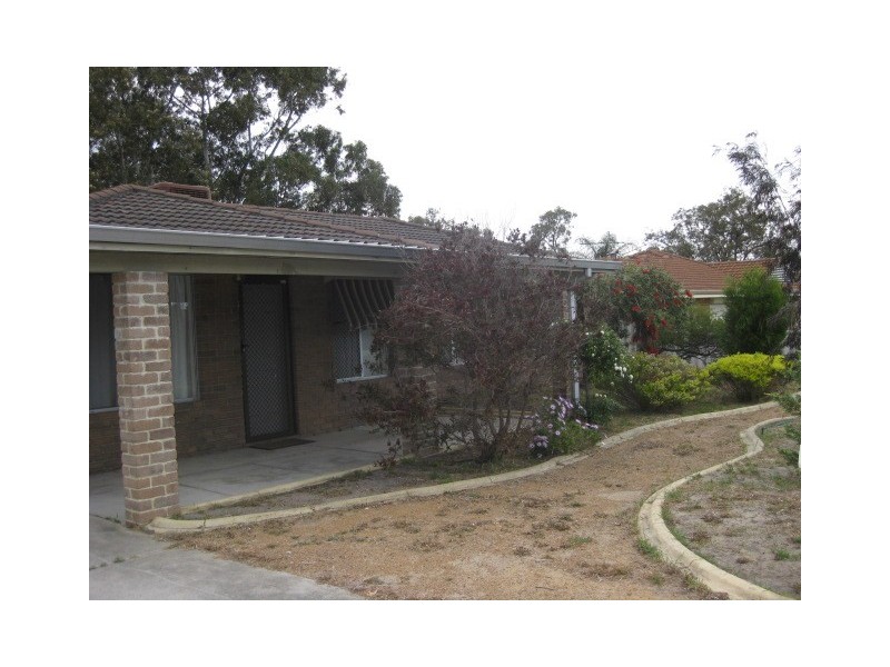 8 South Lake Drive, South Lake WA 6164