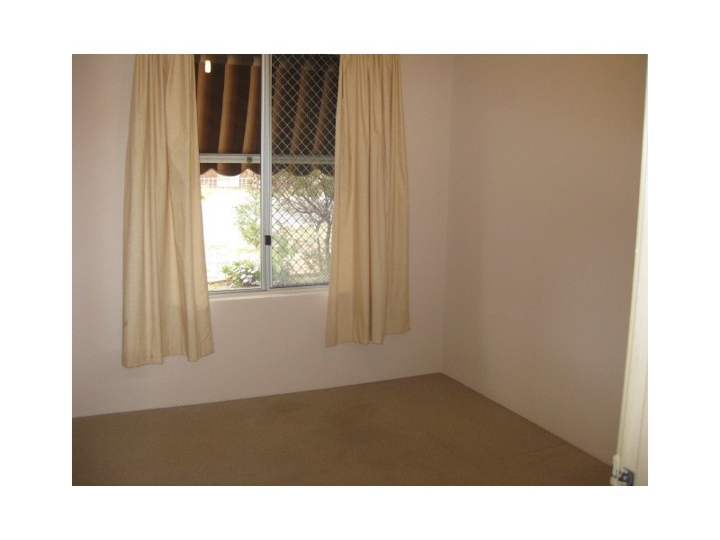 8 South Lake Drive, South Lake WA 6164