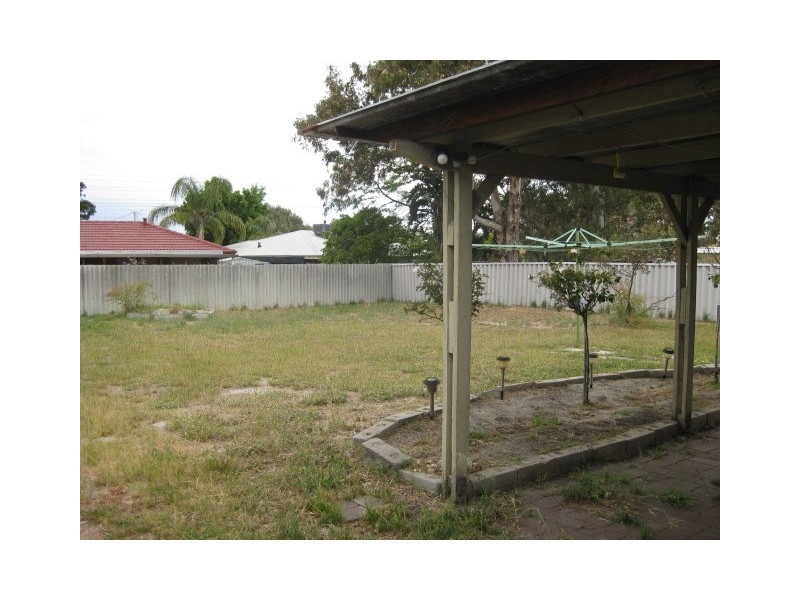 8 South Lake Drive, South Lake WA 6164