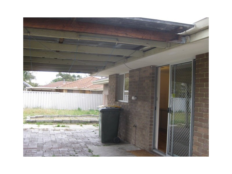 8 South Lake Drive, South Lake WA 6164