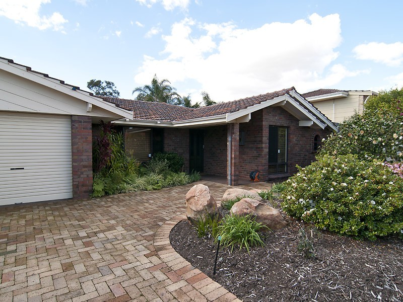 4 Clemros, Leeming WA 6149