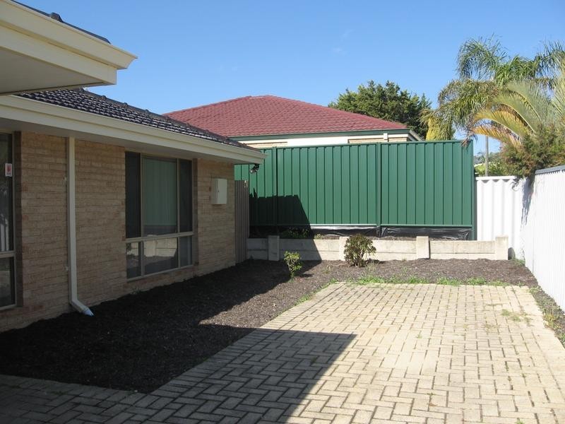 24B Burdett Retreat, Murdoch WA 6150