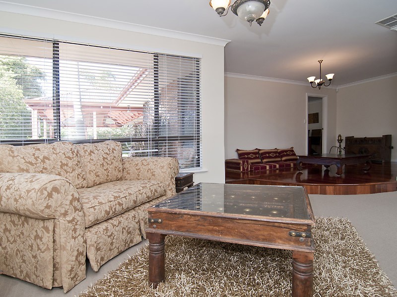 7 Kershaw Gardens, Leeming WA 6149