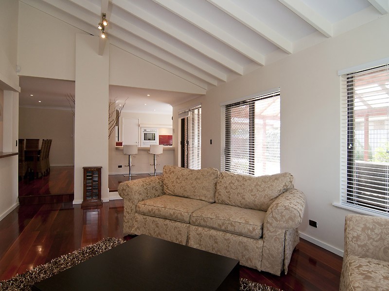 7 Kershaw Gardens, Leeming WA 6149