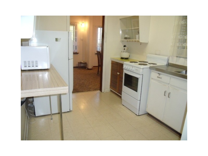 5 Bowling Place, Melville WA 6156