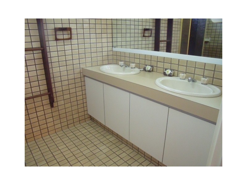 1 Hewison Street, Leeming WA 6149