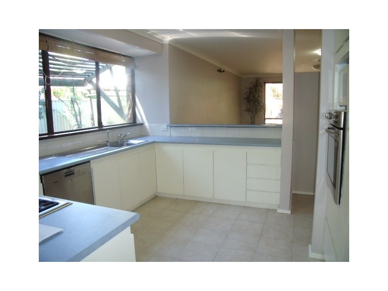 1 Hewison Street, Leeming WA 6149