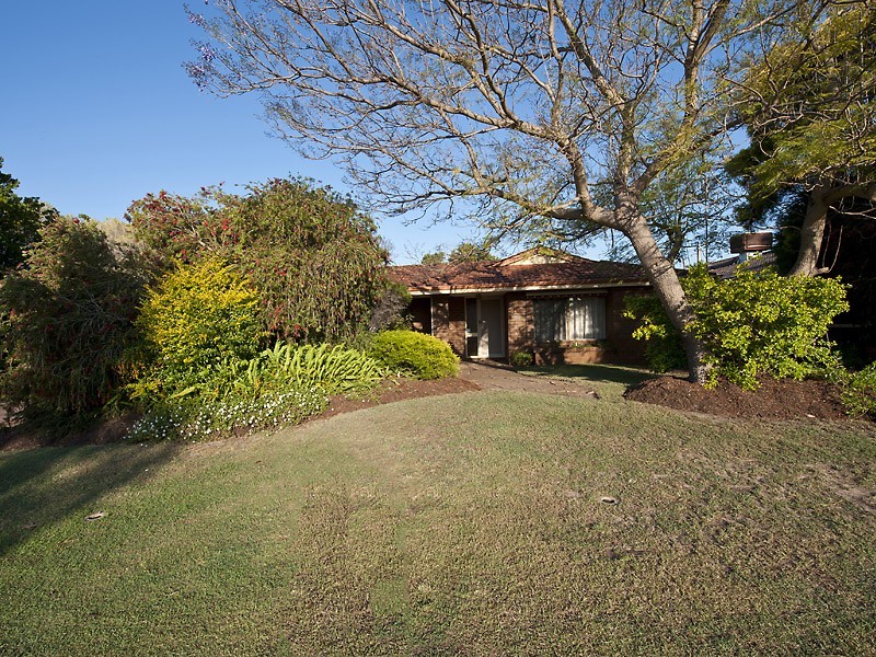 18 Findlay Road, Leeming WA 6149