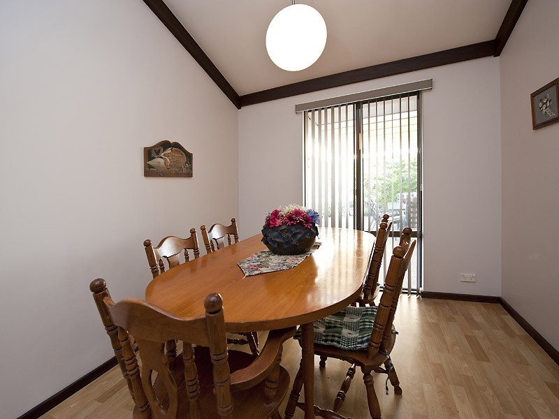 18 Findlay Road, Leeming WA 6149