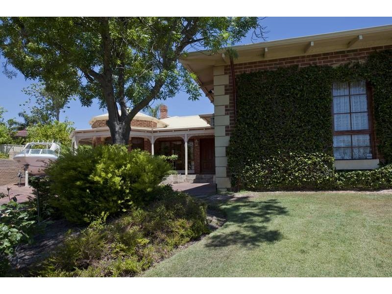 6 Wade Court, Leeming WA 6149