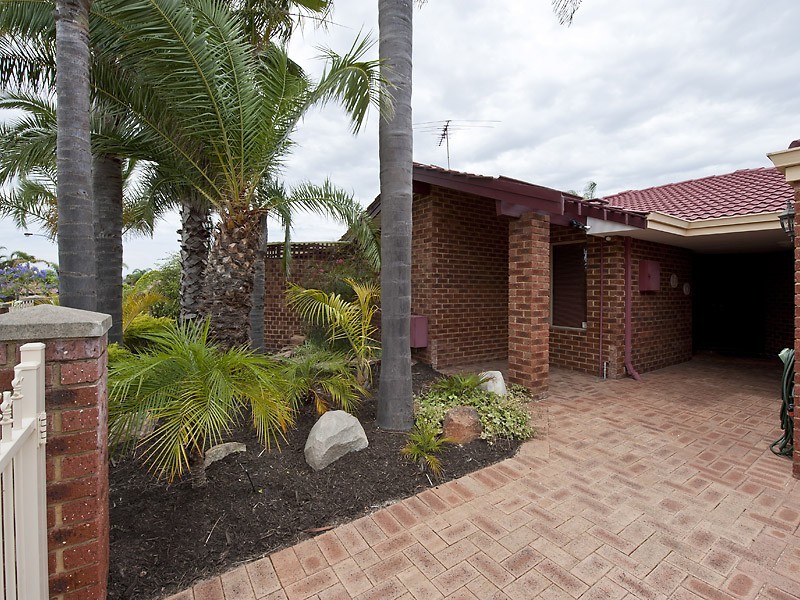 2 Ridley Court, Leeming WA 6149