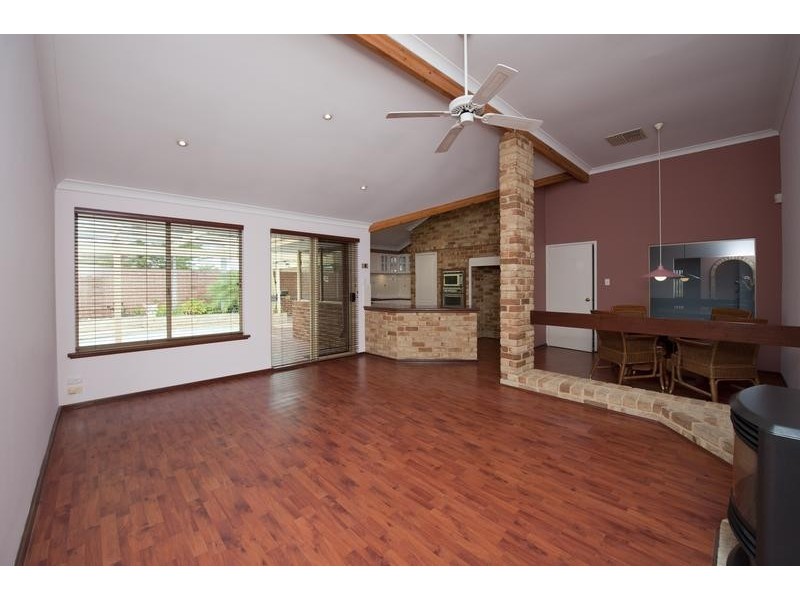 2 Ridley Court, Leeming WA 6149