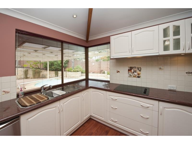 2 Ridley Court, Leeming WA 6149