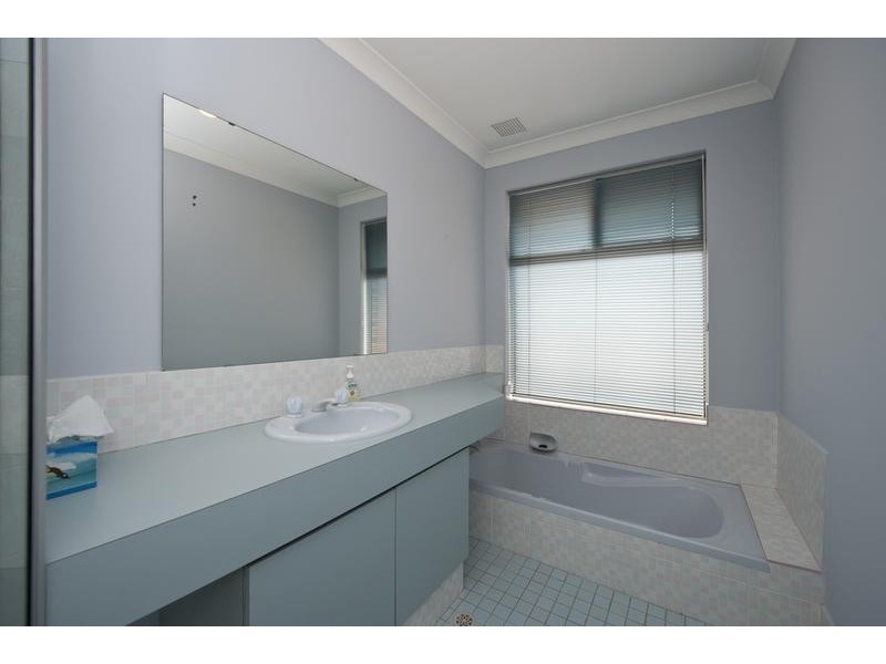 2 Ridley Court, Leeming WA 6149