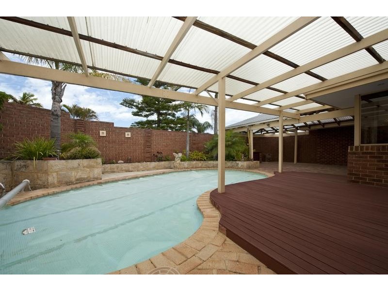 2 Ridley Court, Leeming WA 6149