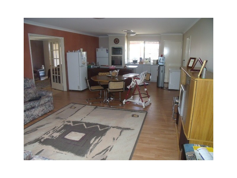 8 The Mews, Canning Vale WA 6155