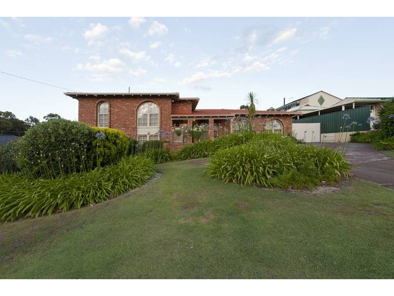 4 Rowley Place, Bull Creek WA 6149